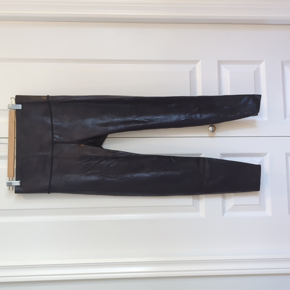 Knix X The Birds Papaya Sculpt Leggings